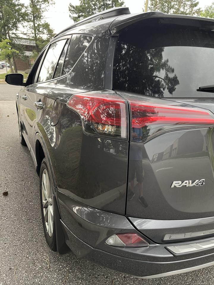 2017 Toyota RAV4  AWD PLATINUM-YES,....ONLY 37,368KMS.!!! 1 SENIOR OWNER Photo