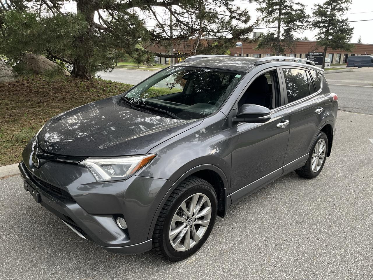 2017 Toyota RAV4  AWD PLATINUM-YES,....ONLY 37,368KMS.!!! 1 SENIOR OWNER Photo