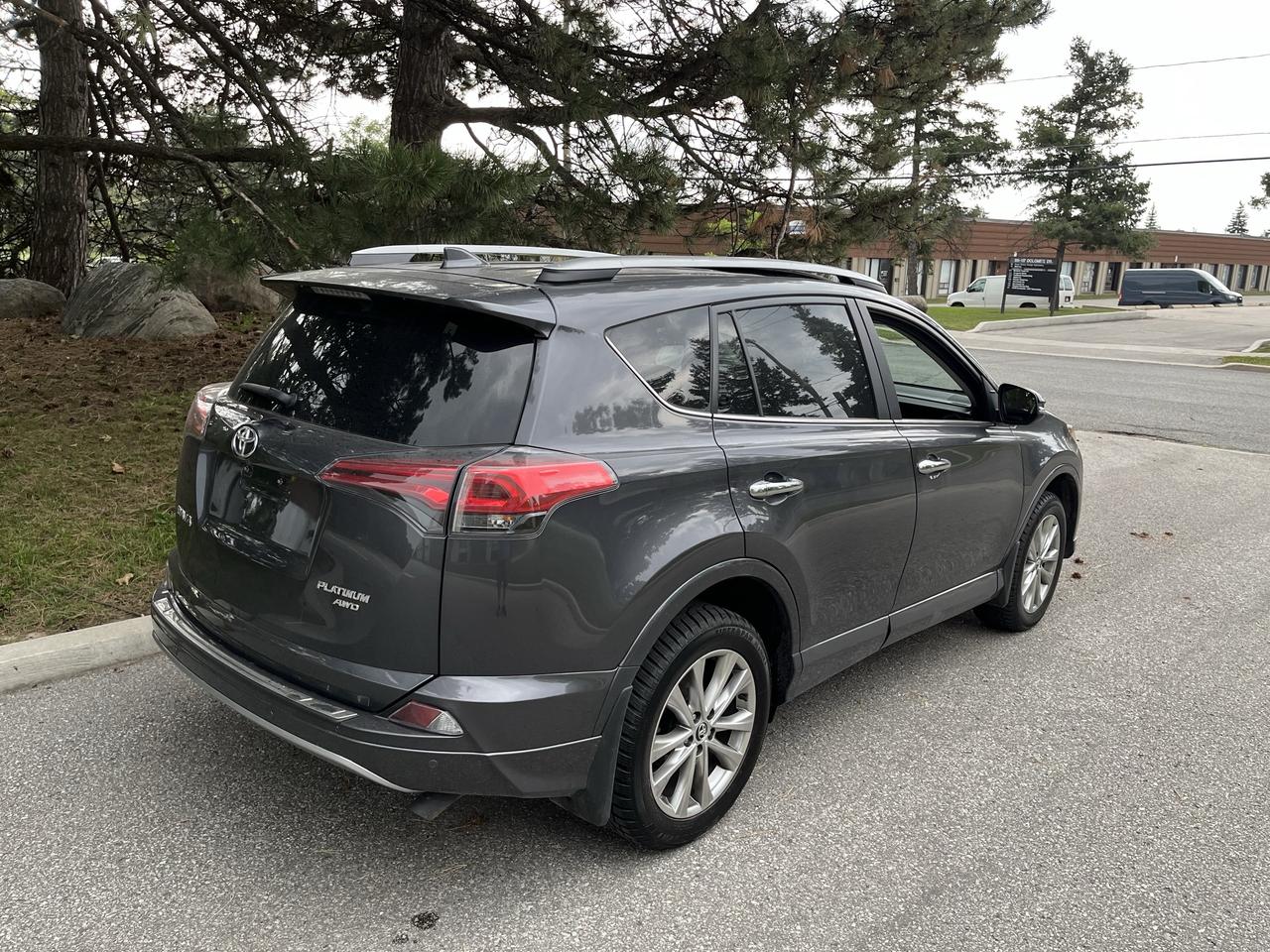 2017 Toyota RAV4  AWD PLATINUM-YES,....ONLY 37,368KMS.!!! 1 SENIOR OWNER Photo