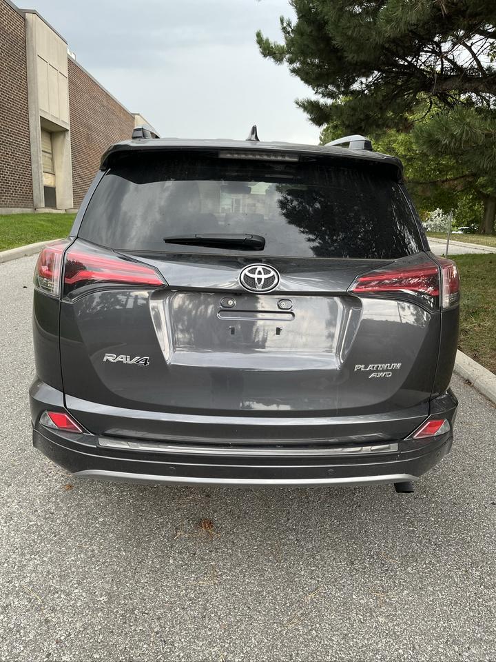 2017 Toyota RAV4  AWD PLATINUM-YES,....ONLY 37,368KMS.!!! 1 SENIOR OWNER Photo