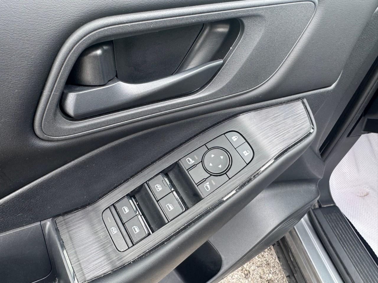 2024 Nissan Rogue AWD S Photo