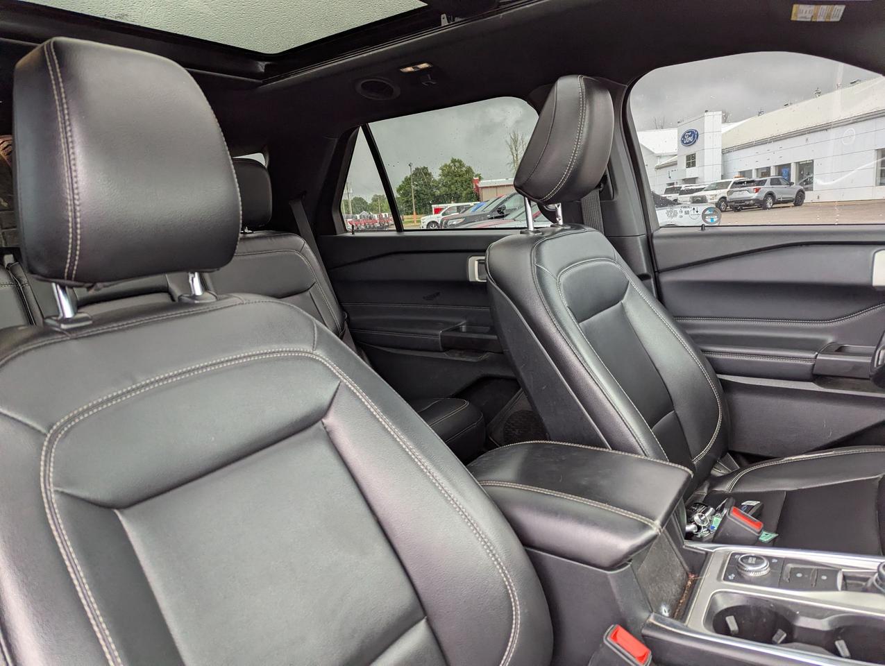 2020 Ford Explorer XLT 4WD Photo