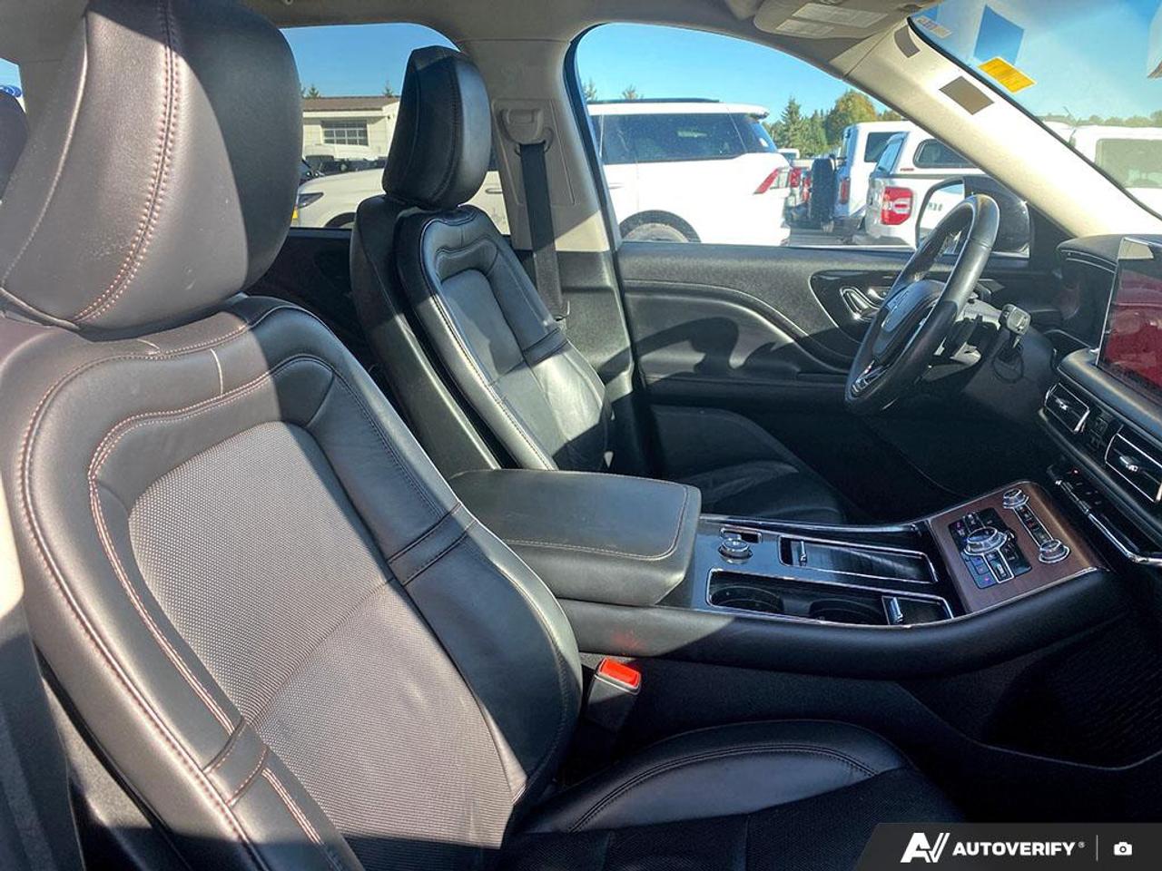 2023 Lincoln Aviator Reserve POWER MOONROOF | LEATHER | HEATED SEATS Photo