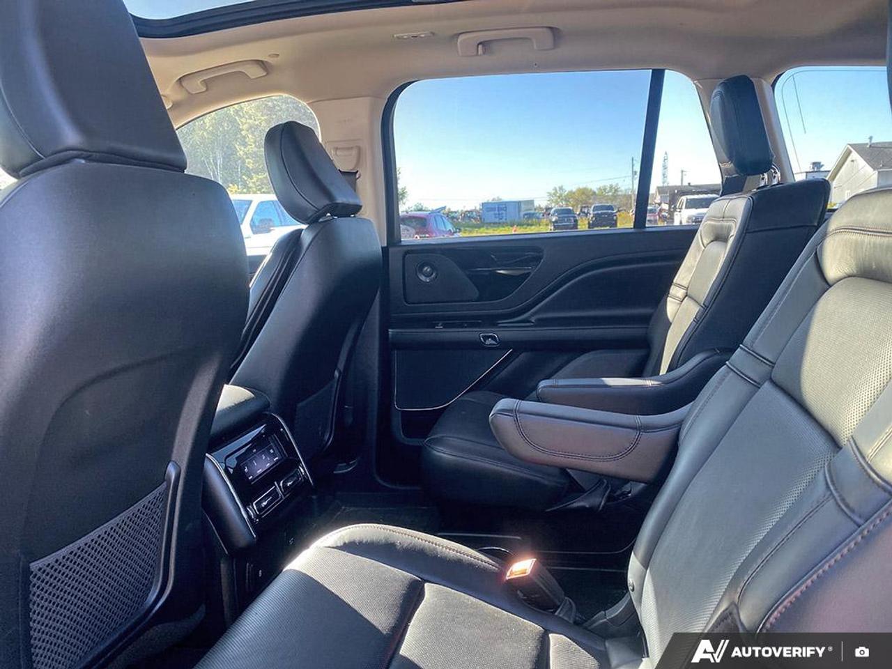 2023 Lincoln Aviator Reserve POWER MOONROOF | LEATHER | HEATED SEATS Photo