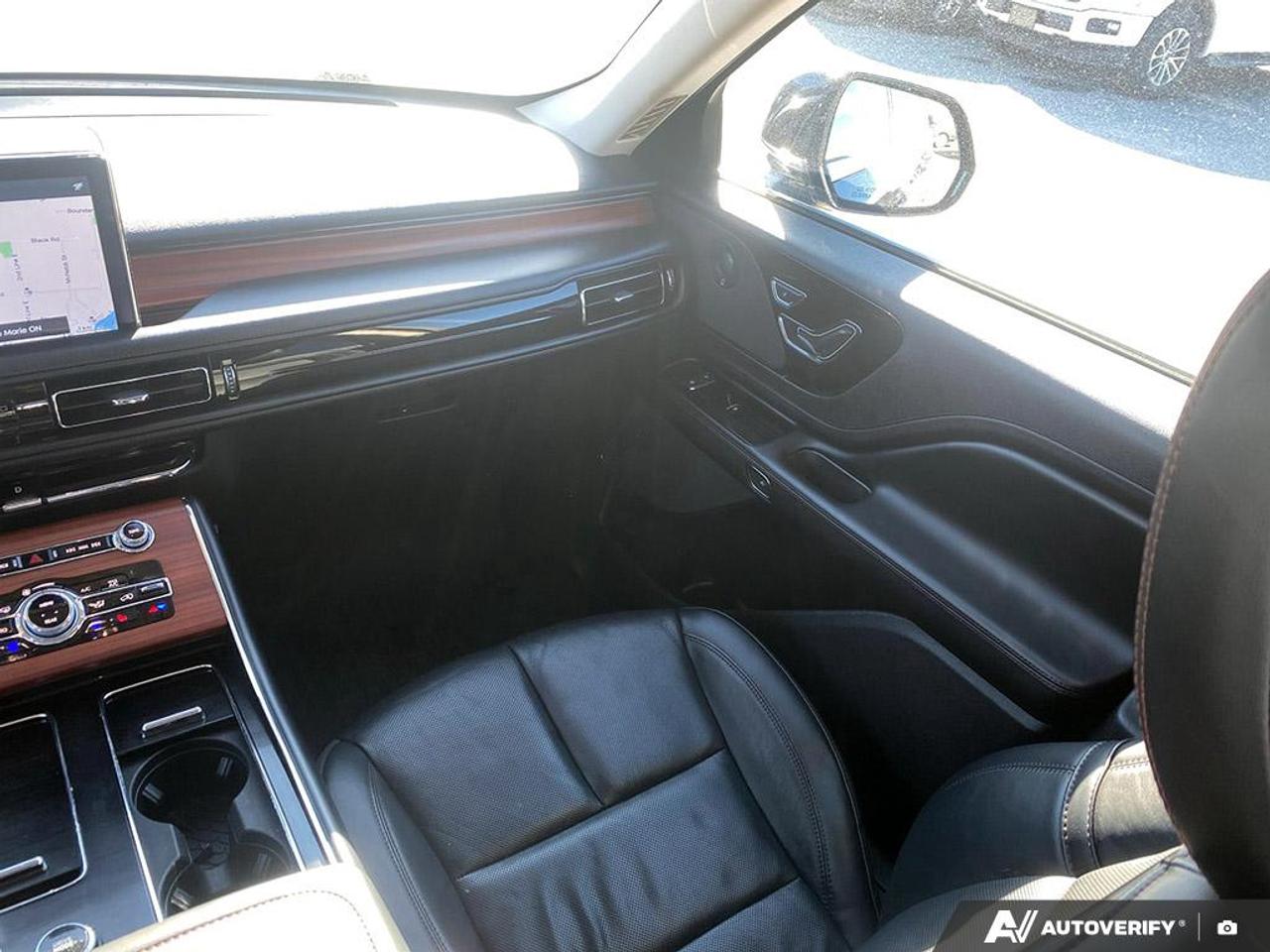2023 Lincoln Aviator Reserve POWER MOONROOF | LEATHER | HEATED SEATS Photo
