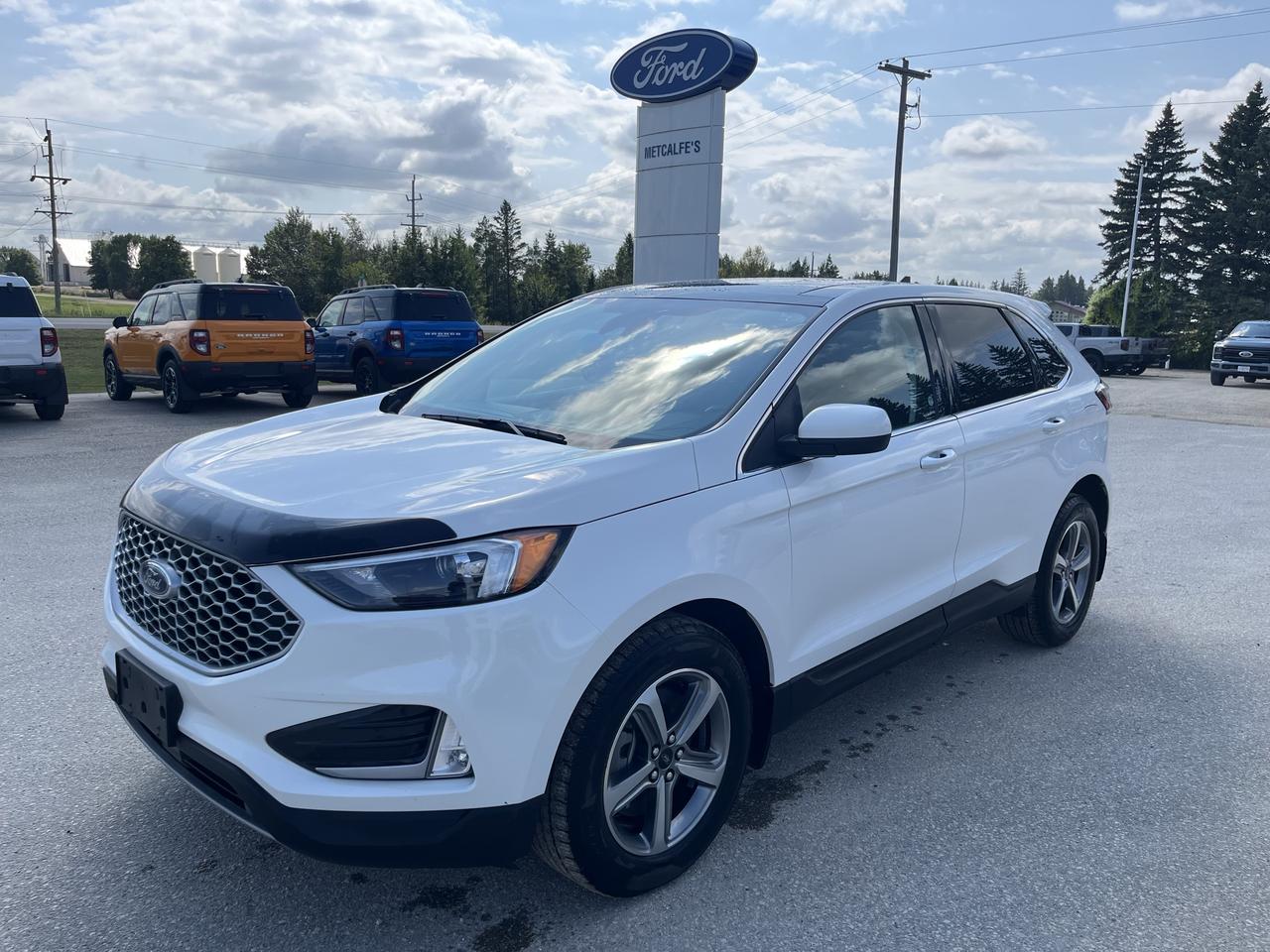 2023 Ford Edge SEL AWD Photo2