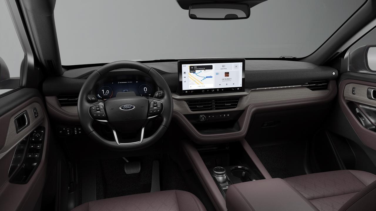 2027 Ford Explorer Platinum 4WD Photo