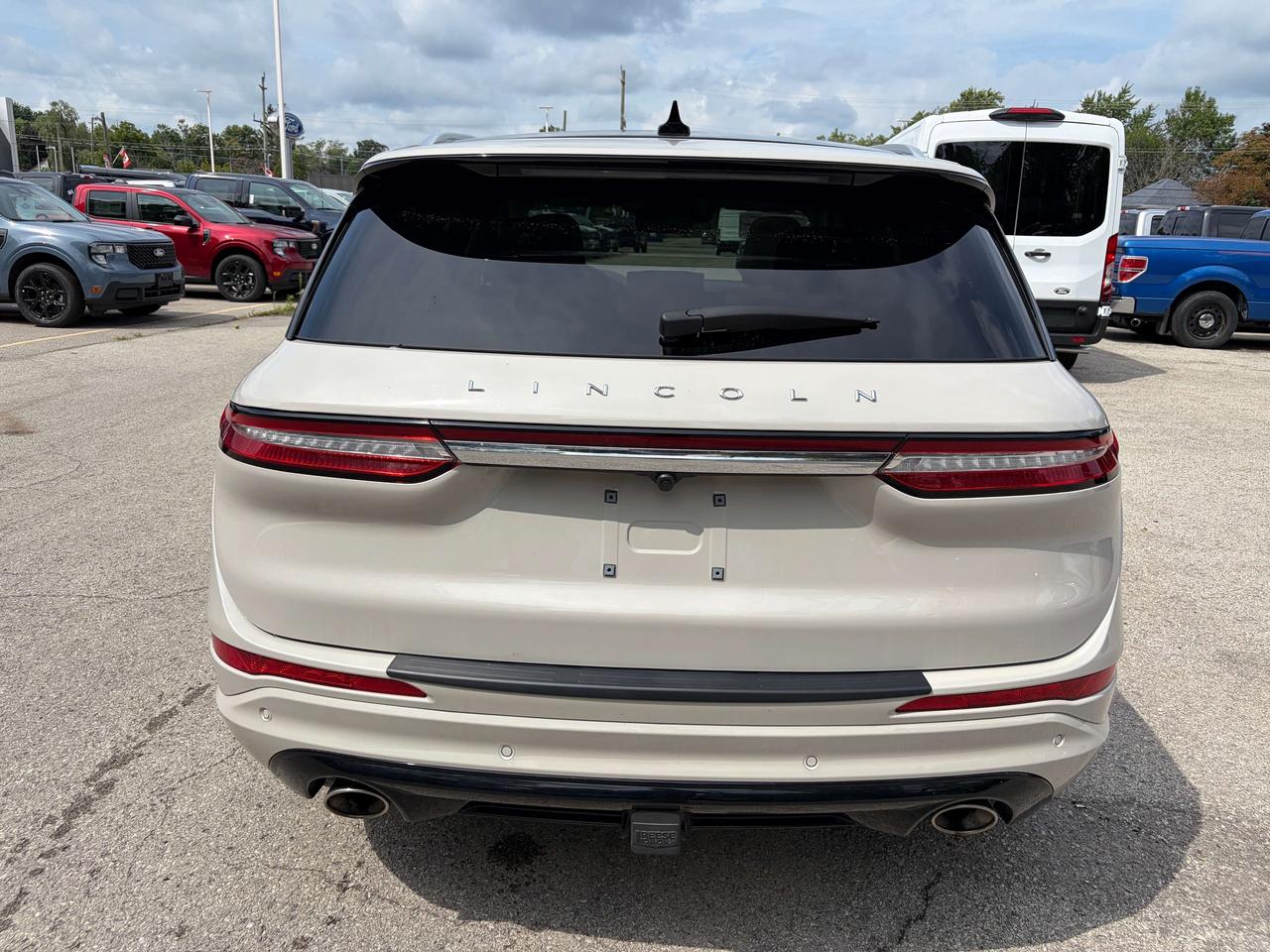 2023 Lincoln Corsair Grand Touring AWD Photo3