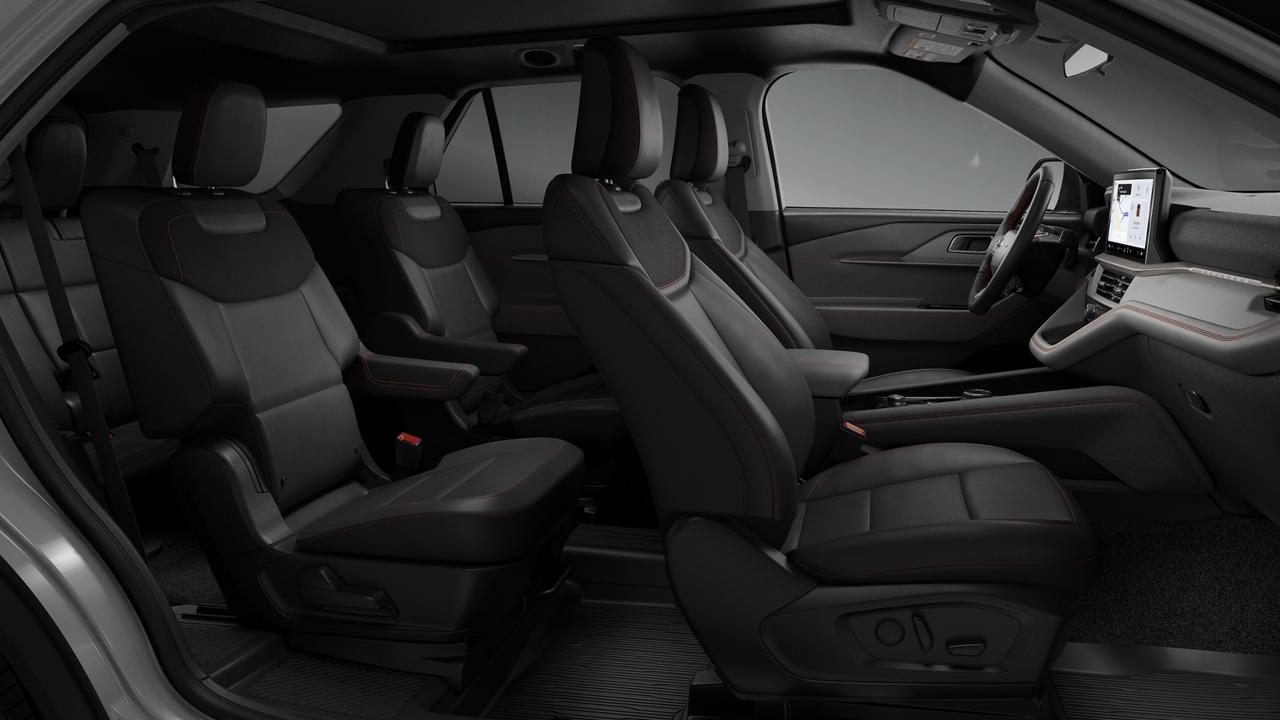 2027 Ford Explorer Active 4WD Photo