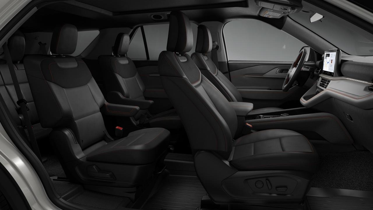 2027 Ford Explorer Active 4WD Photo