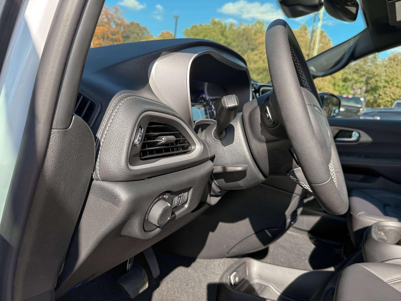 2027 Chrysler Pacifica Select FWD Photo