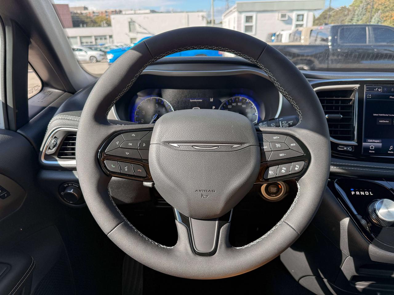 2027 Chrysler Pacifica Select FWD Photo