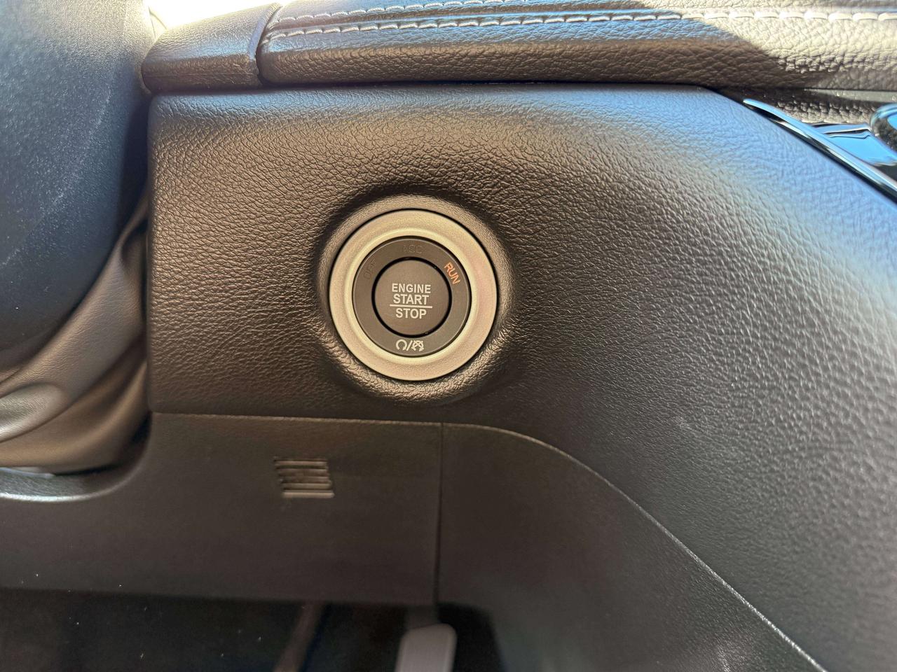 2027 Chrysler Pacifica Select FWD Photo