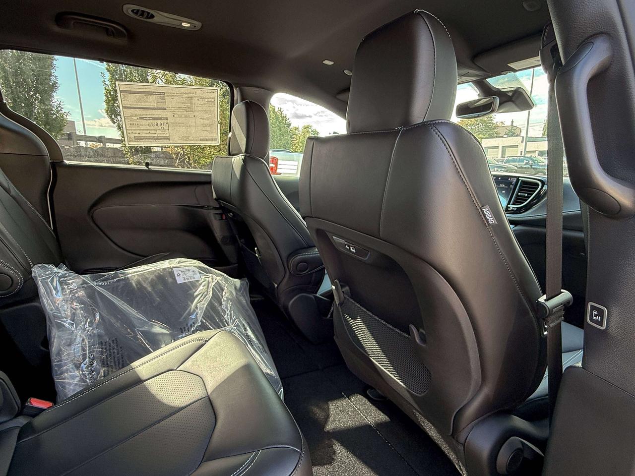 2027 Chrysler Pacifica Select FWD Photo