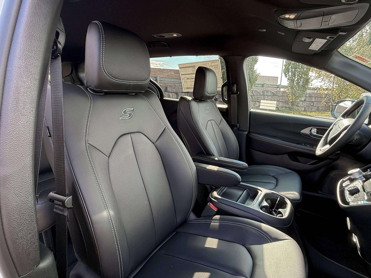 2027 Chrysler Pacifica Select FWD Photo
