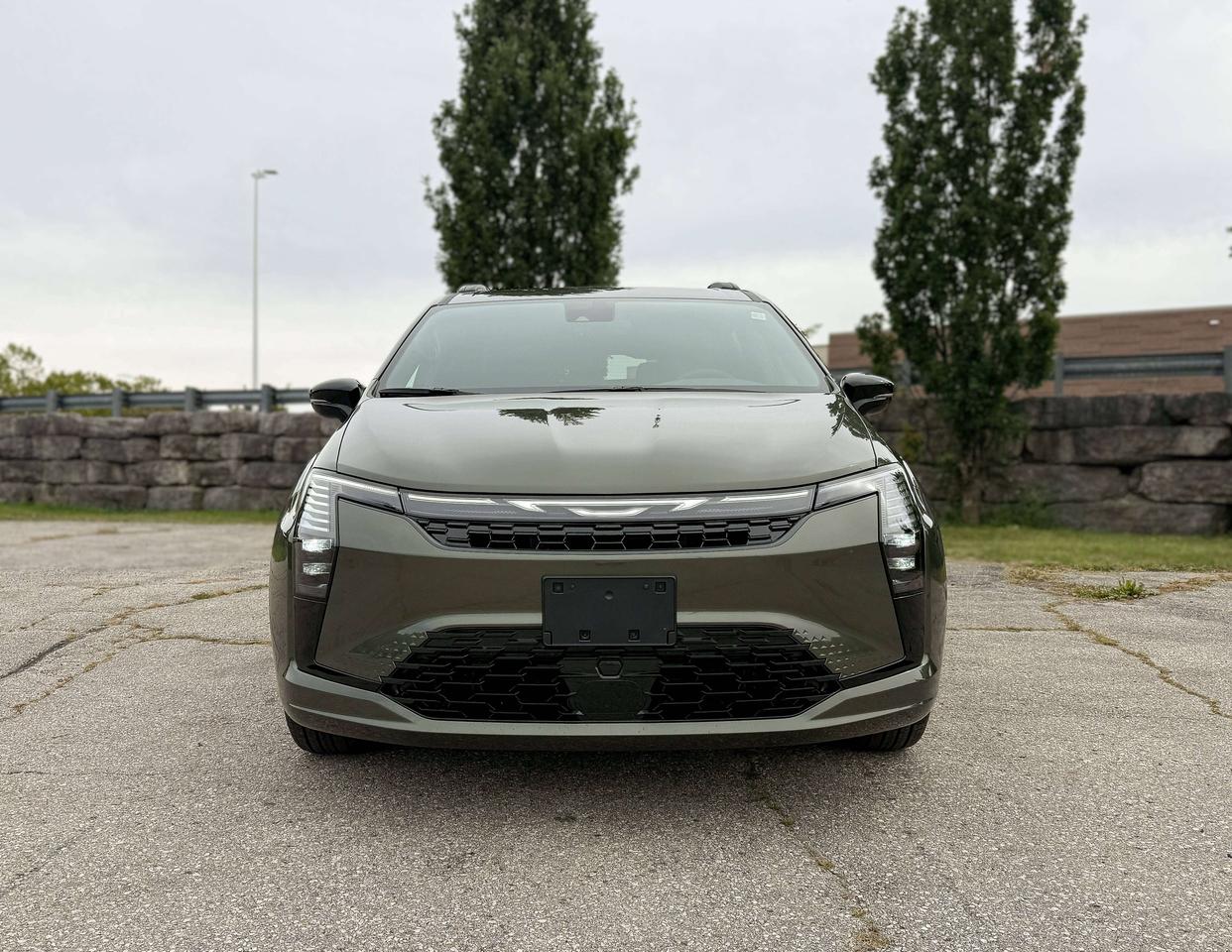 2027 Chrysler Pacifica Select FWD Photo5