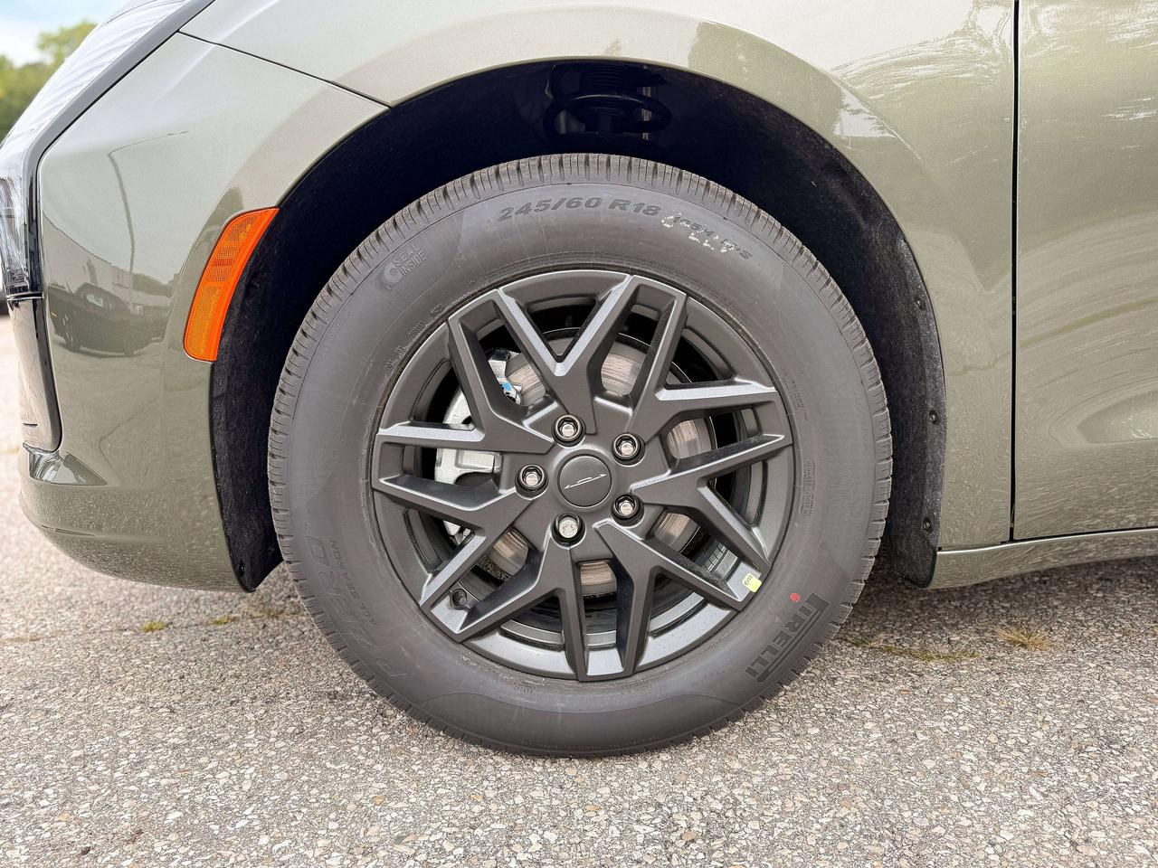 2027 Chrysler Pacifica Select FWD Photo