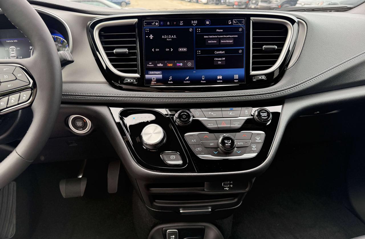 2027 Chrysler Pacifica Select FWD Photo