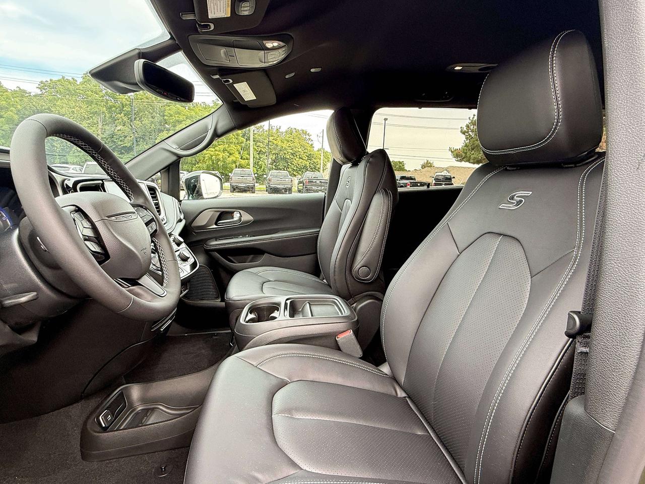 2027 Chrysler Pacifica Select FWD Photo