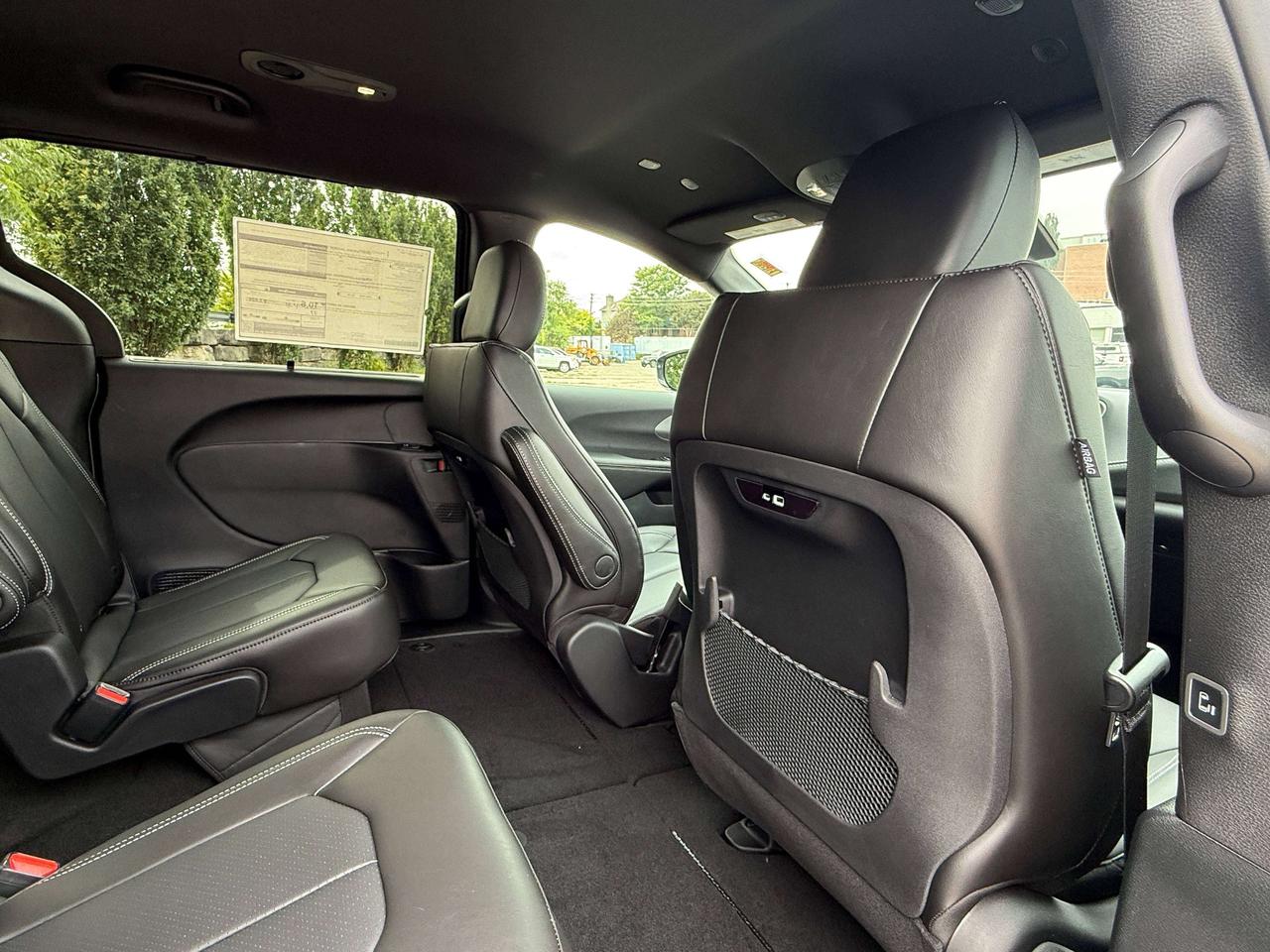 2027 Chrysler Pacifica Select FWD Photo