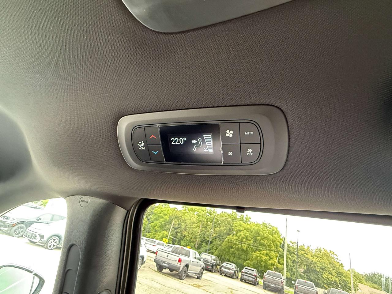 2027 Chrysler Pacifica Select FWD Photo