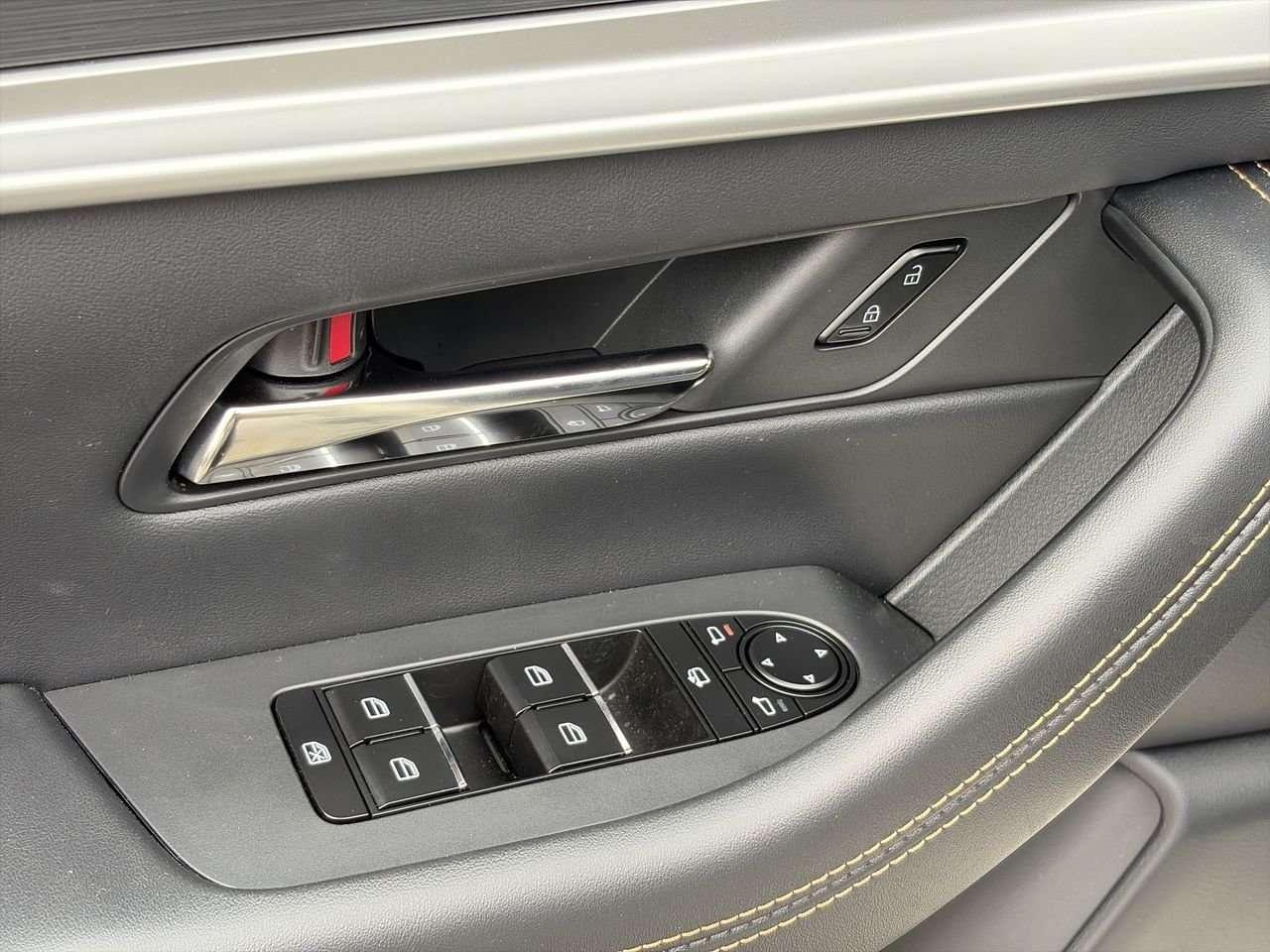 2026 Mazda CX-90 PHEV Signature EXECUTIVE DEMO |  $4000+ IN SAVINGS | FULLY LOADED Photo