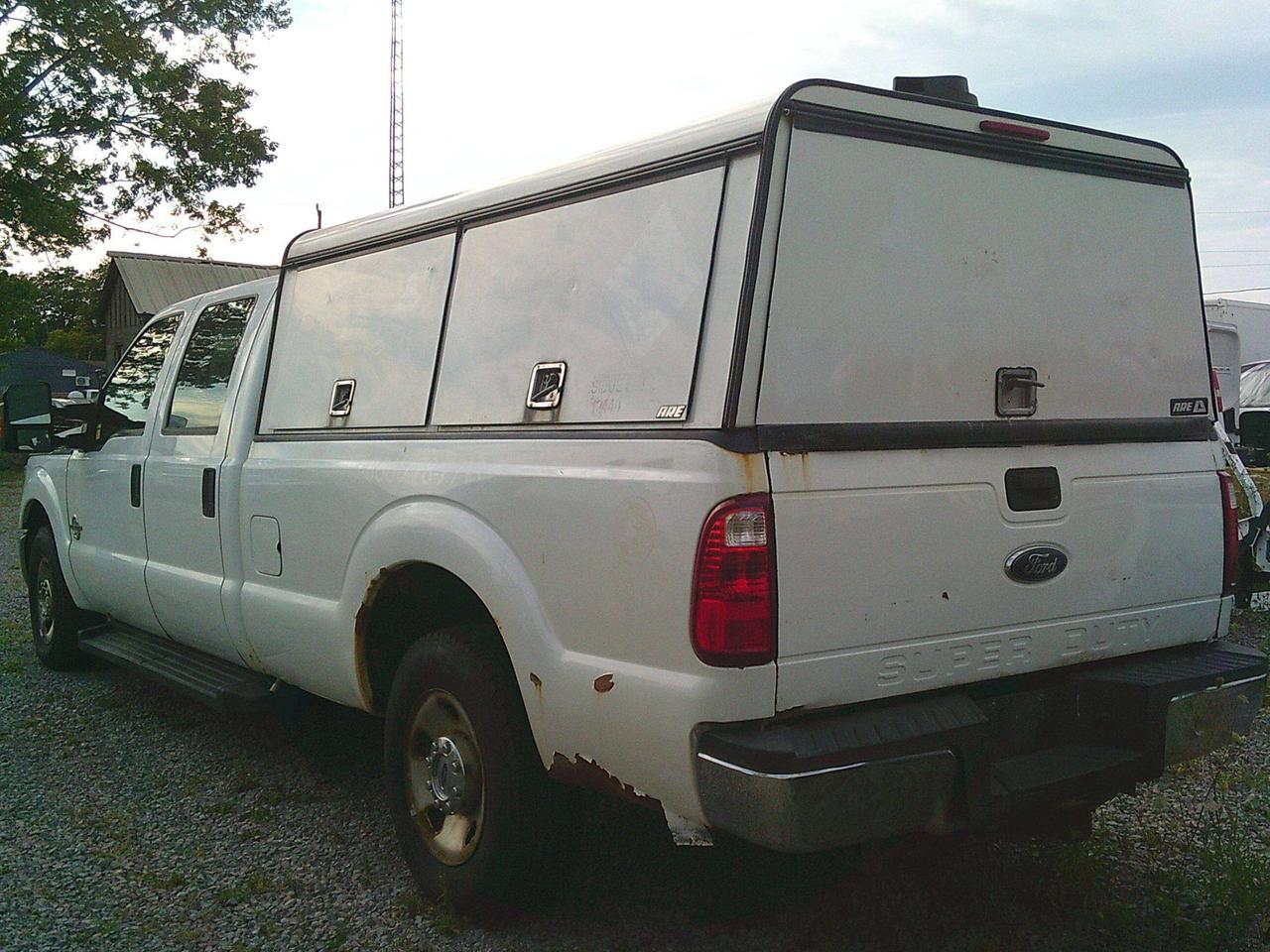 2014 Ford F 250 service truck Photo3