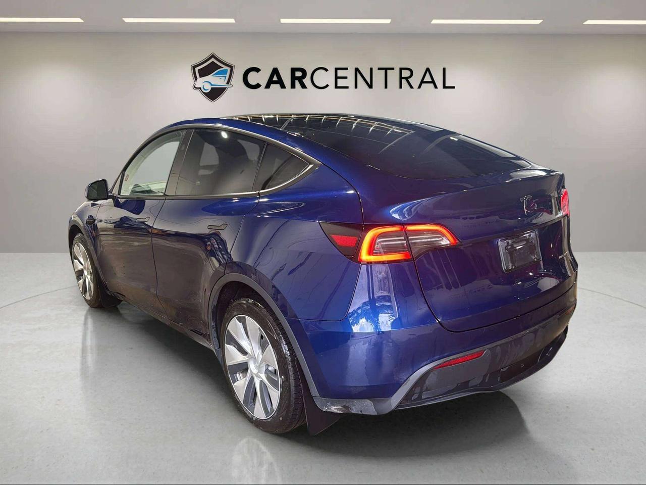 2024 Tesla Model Y LONG RANGE | CLEAN CARFAX| 1OWNER|GLASS ROOF| AWD Photo