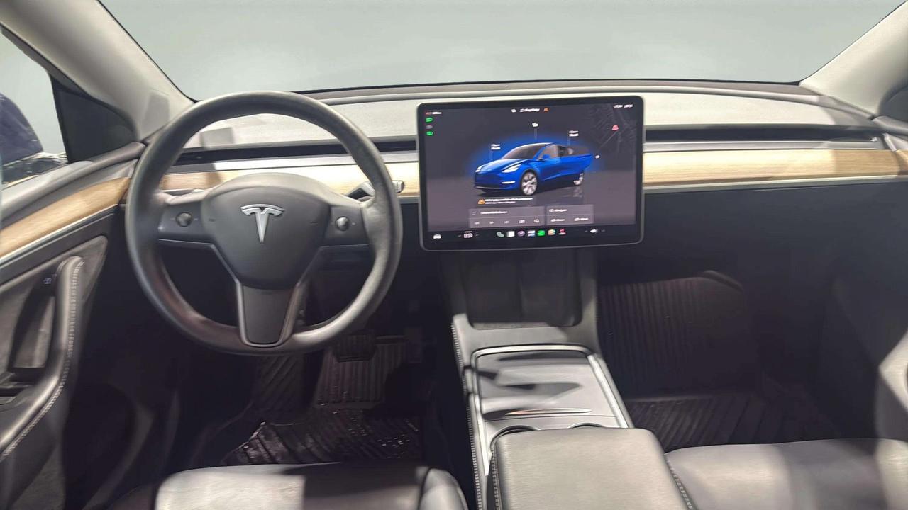 2024 Tesla Model Y LONG RANGE | CLEAN CARFAX| 1OWNER|GLASS ROOF| AWD Photo