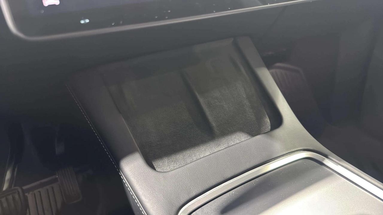 2024 Tesla Model Y LONG RANGE | CLEAN CARFAX| 1OWNER|GLASS ROOF| AWD Photo