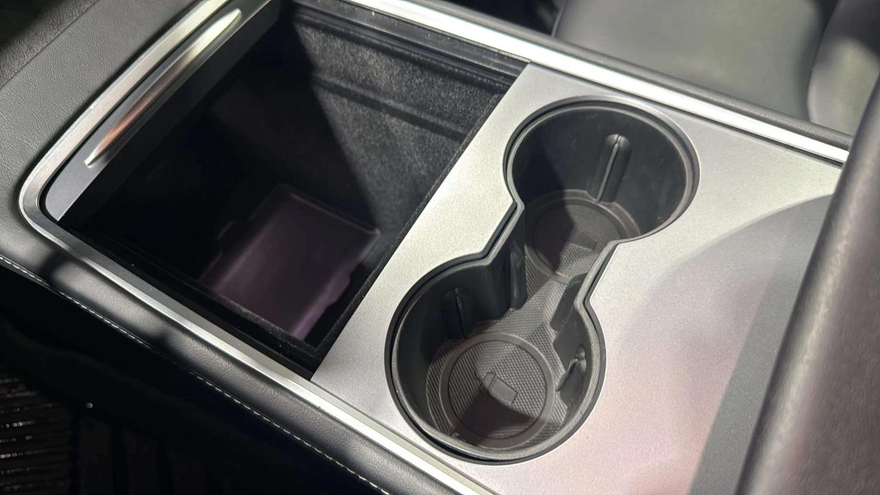 2024 Tesla Model Y LONG RANGE | CLEAN CARFAX| 1OWNER|GLASS ROOF| AWD Photo