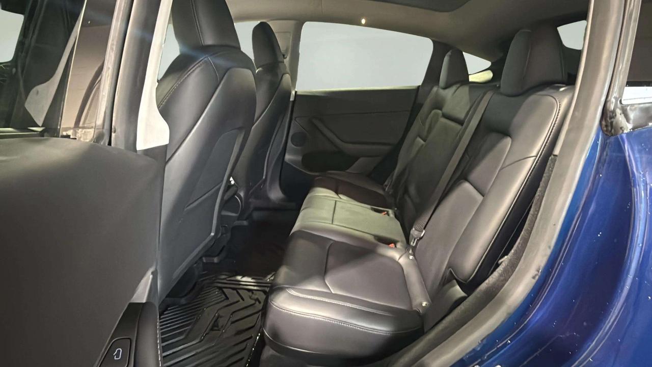 2024 Tesla Model Y LONG RANGE | CLEAN CARFAX| 1OWNER|GLASS ROOF| AWD Photo