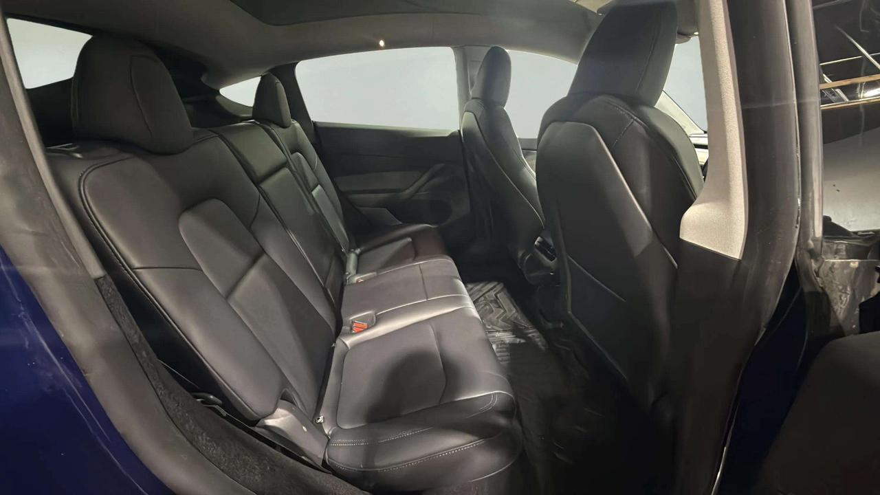 2024 Tesla Model Y LONG RANGE | CLEAN CARFAX| 1OWNER|GLASS ROOF| AWD Photo