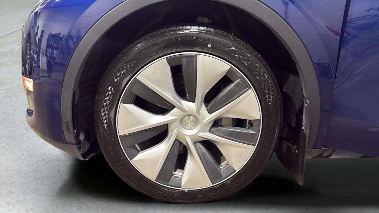 2024 Tesla Model Y LONG RANGE | CLEAN CARFAX| 1OWNER|GLASS ROOF| AWD Photo