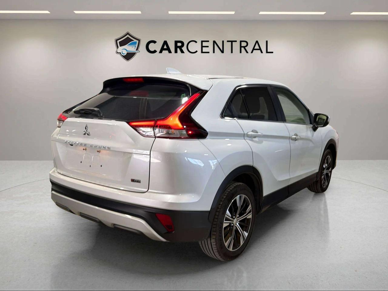 2022 Mitsubishi Eclipse Cross SE | PUSH START | AWD | HEATED SEATS | CARPLAY Photo