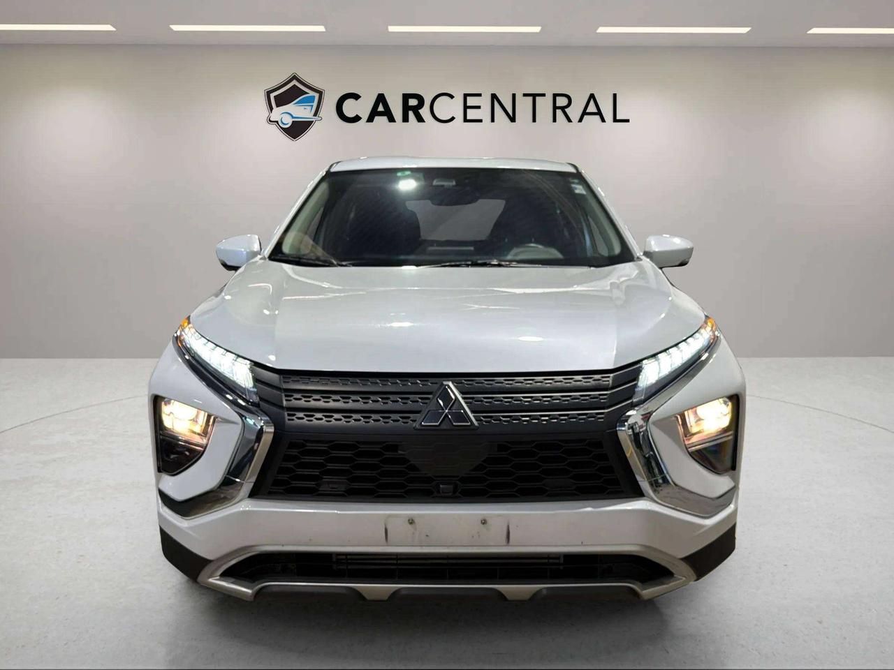 2022 Mitsubishi Eclipse Cross SE | PUSH START | AWD | HEATED SEATS | CARPLAY Photo