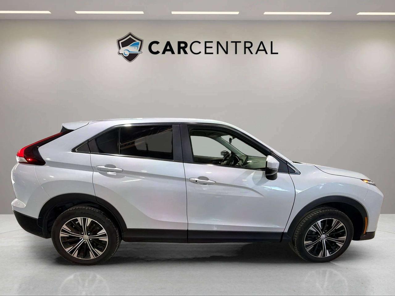 2022 Mitsubishi Eclipse Cross SE | PUSH START | AWD | HEATED SEATS | CARPLAY Photo