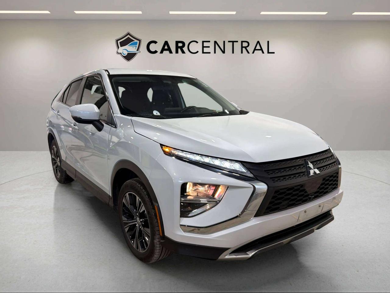 2022 Mitsubishi Eclipse Cross SE | PUSH START | AWD | HEATED SEATS | CARPLAY Photo