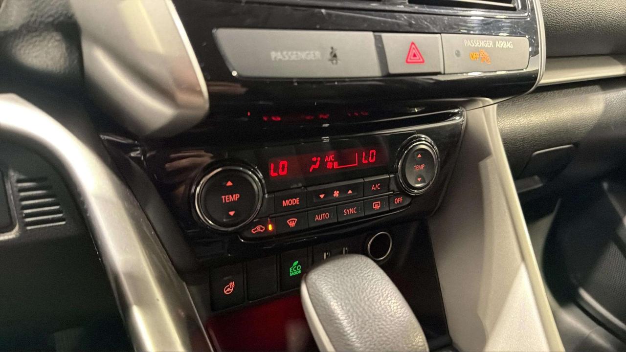 2022 Mitsubishi Eclipse Cross SE | PUSH START | AWD | HEATED SEATS | CARPLAY Photo