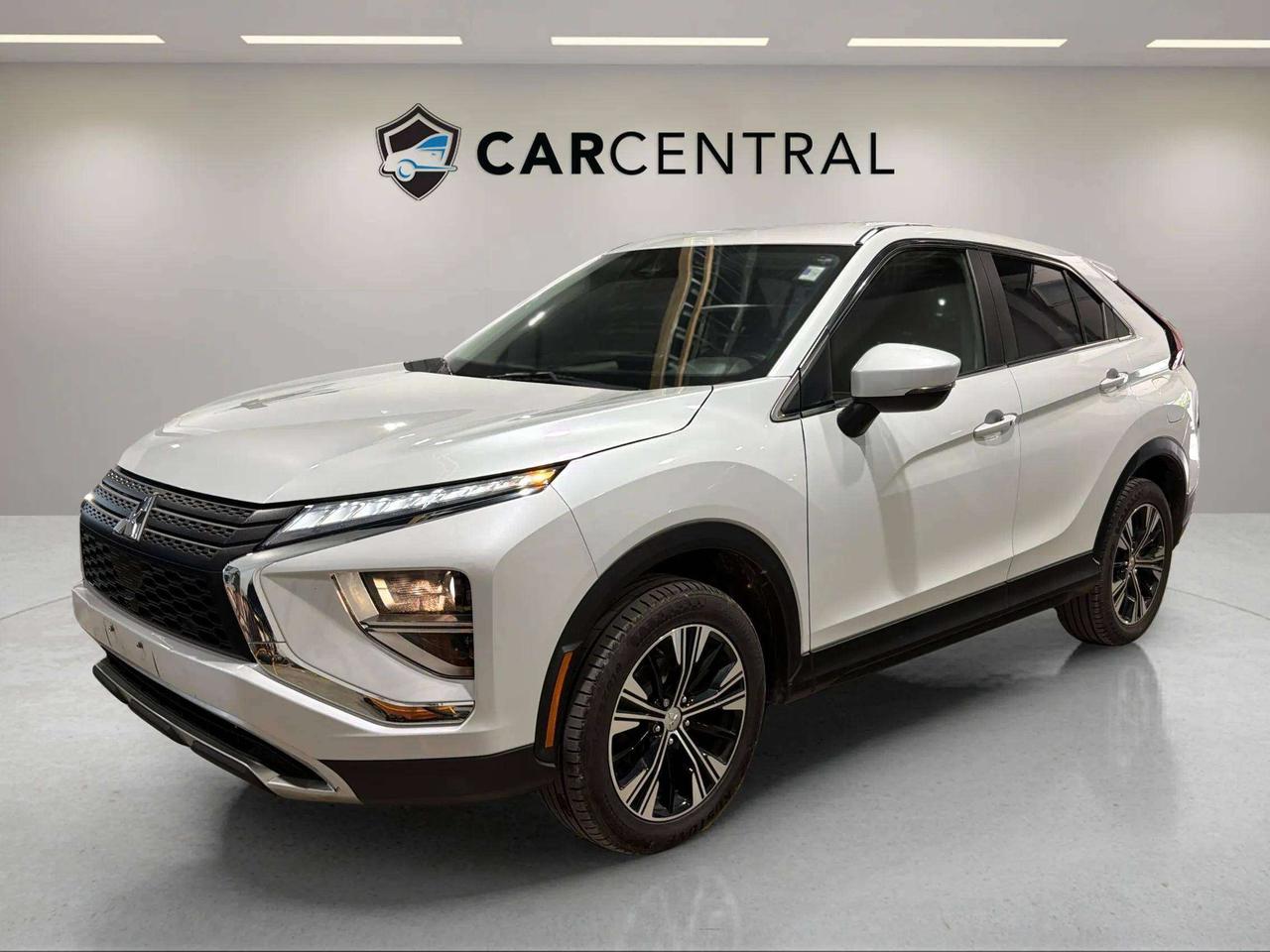 2022 Mitsubishi Eclipse Cross SE | PUSH START | AWD | HEATED SEATS | CARPLAY Photo0