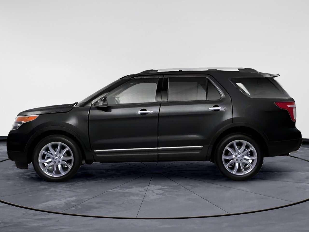 Used 2013 Ford Explorer XLT for sale in Windsor, ON