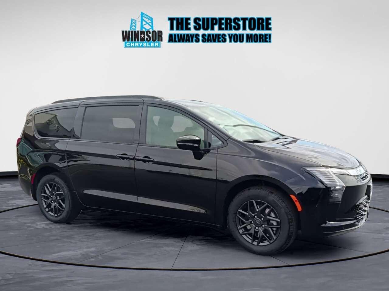 2027 Chrysler Pacifica Select AWD Photo1
