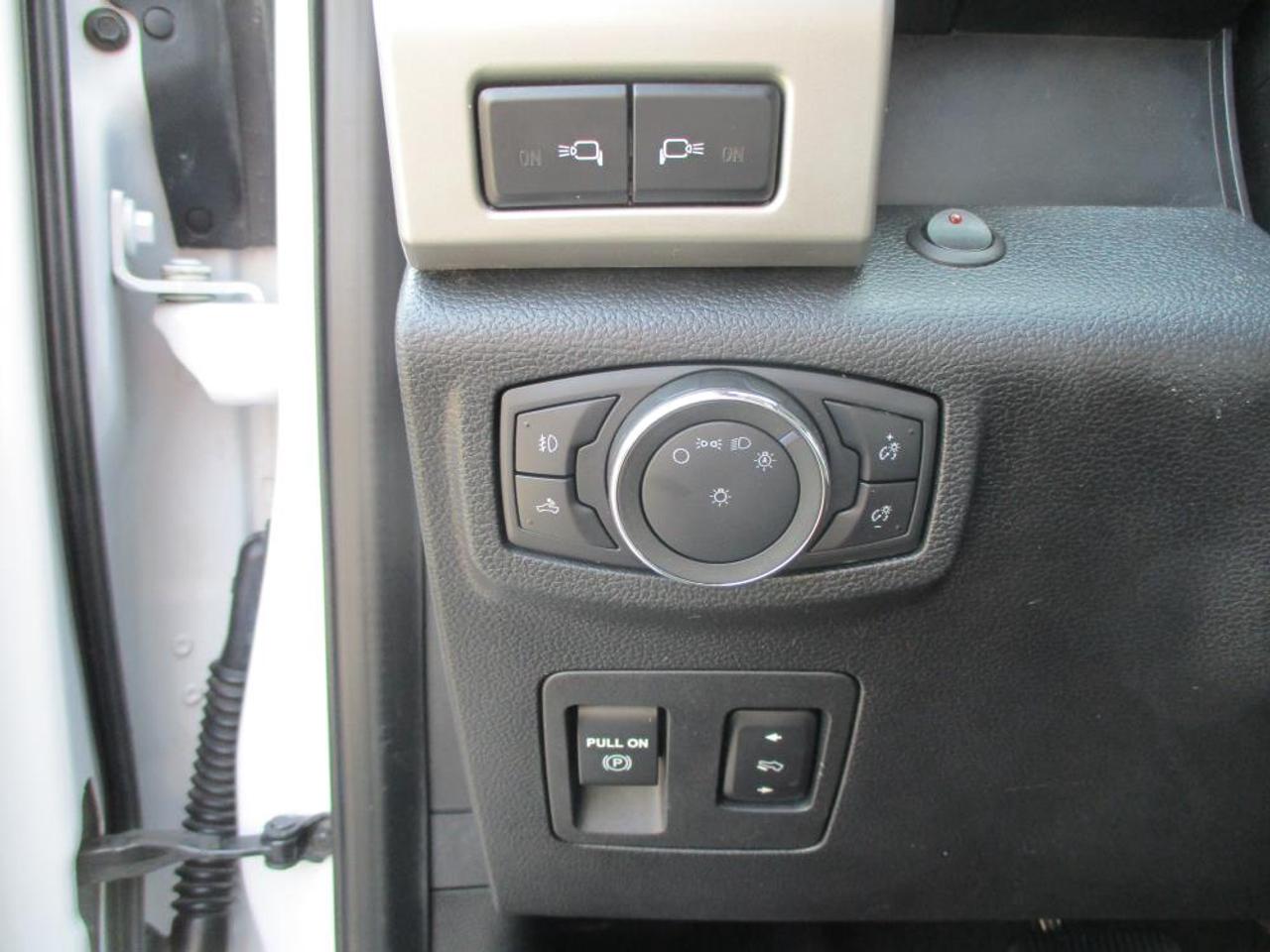 2019 Ford F-150 Lariat Crew Cab 4x4 Photo