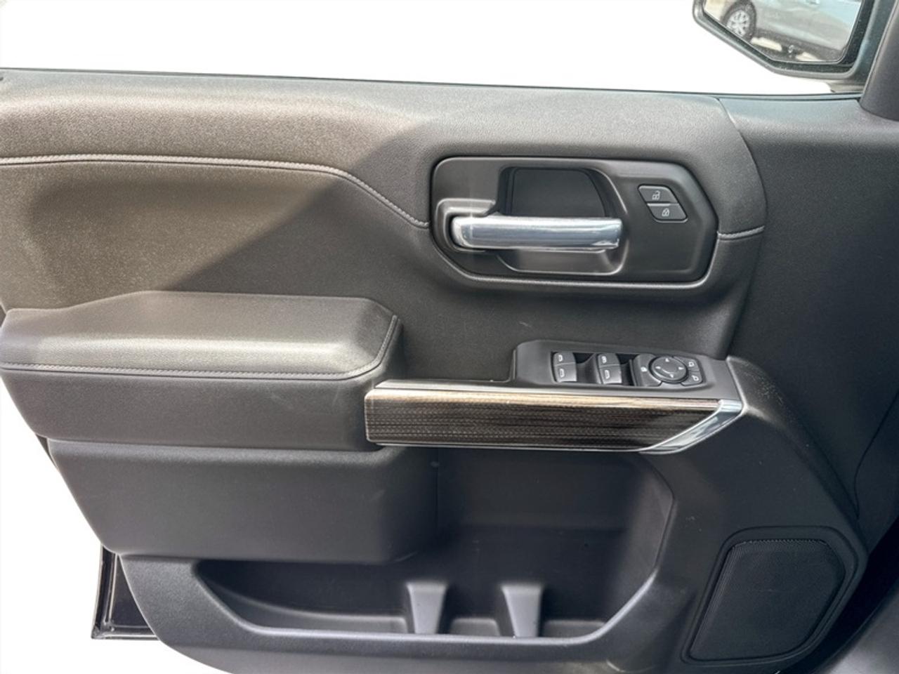 2021 Chevrolet Silverado 1500 LT  **CLEAN CARFAX** Photo
