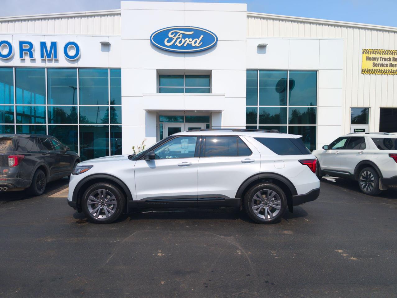 2026 Ford Explorer Active w/200A Pkg Photo0