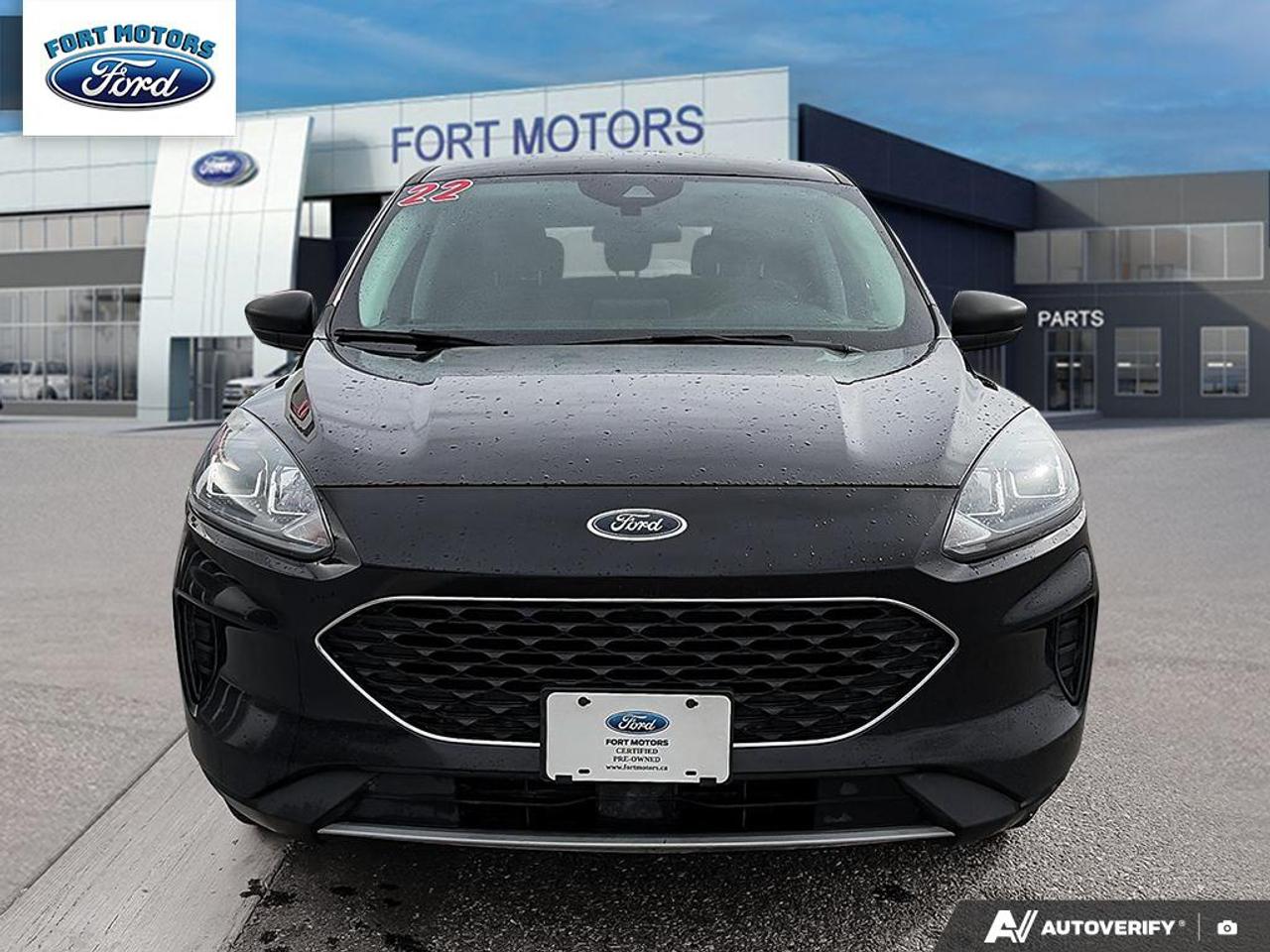 2022 Ford Escape 4dr SE Photo2