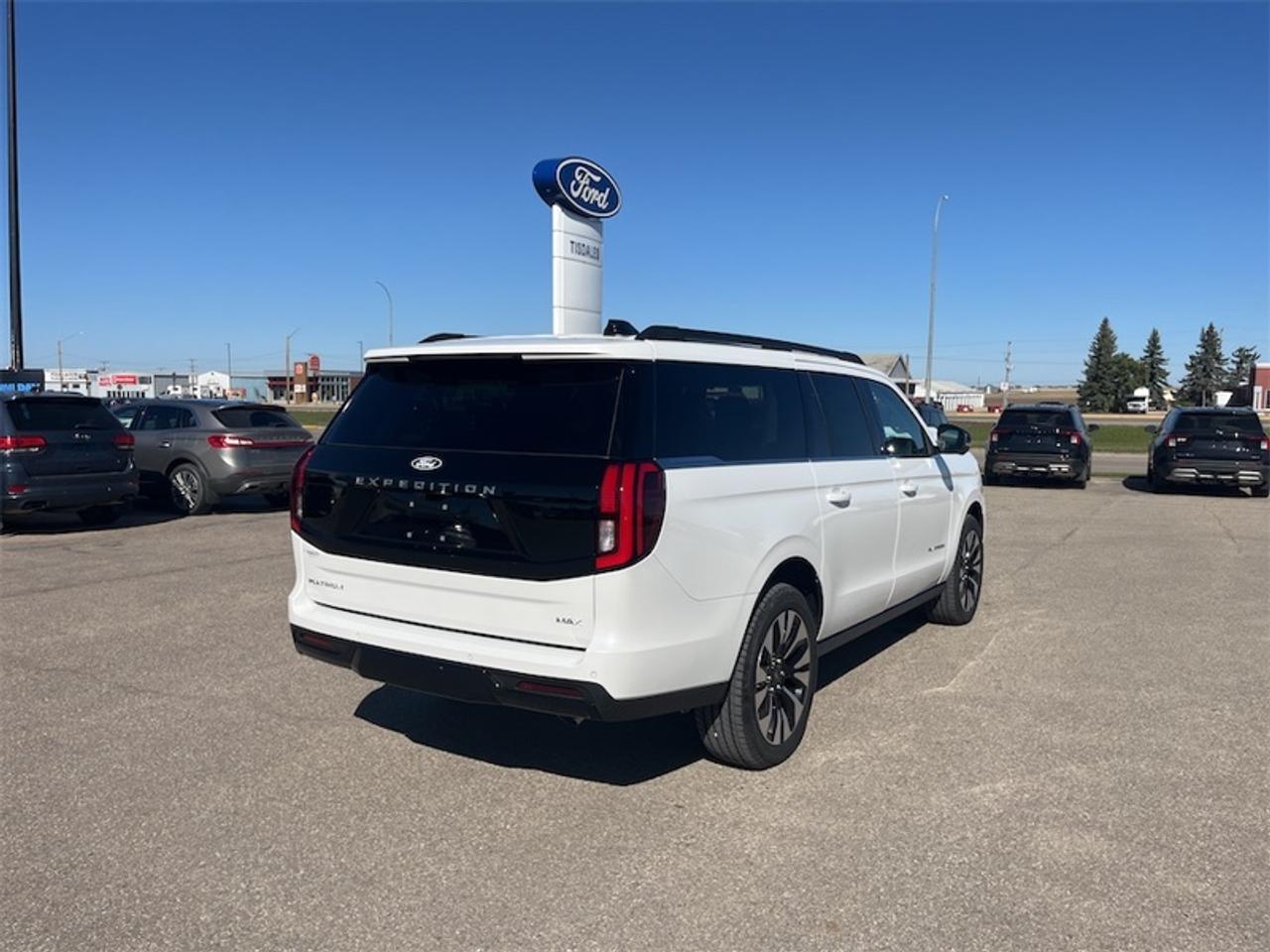 2027 Ford Expedition Platinum Max Photo5