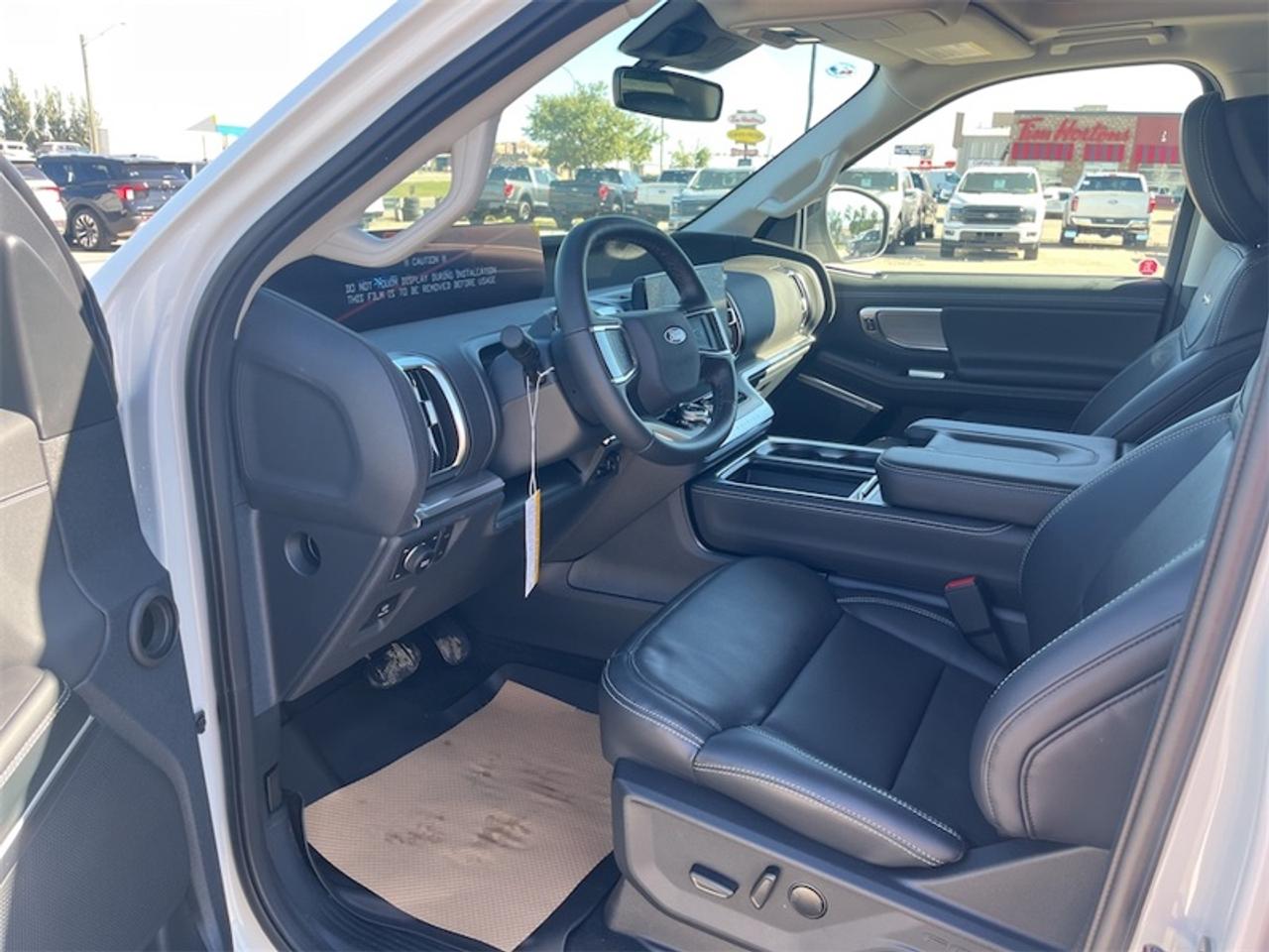 2027 Ford Expedition Platinum Max Photo5