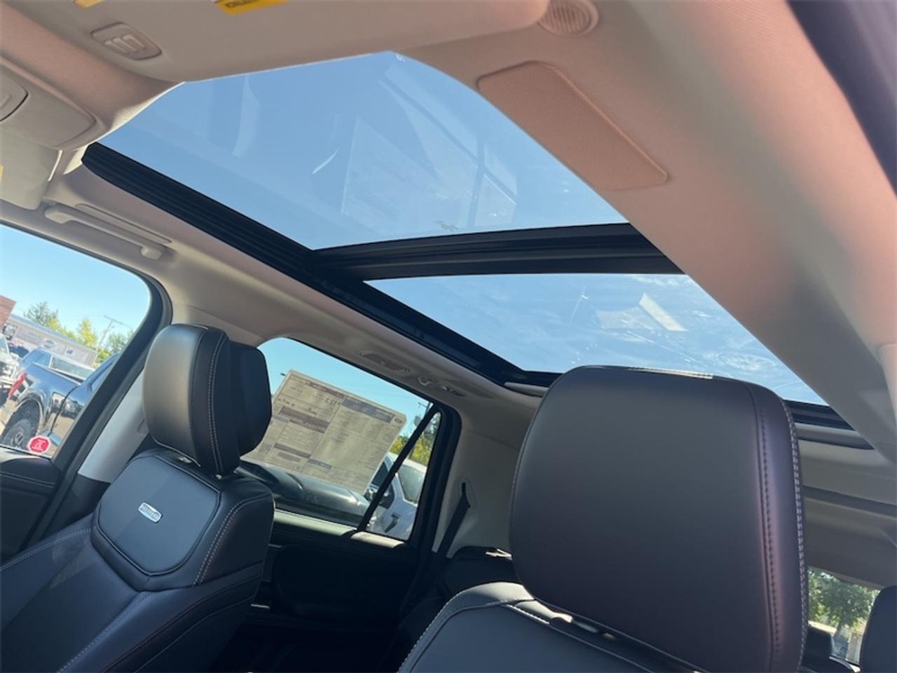 2027 Ford Expedition Platinum Max Photo5