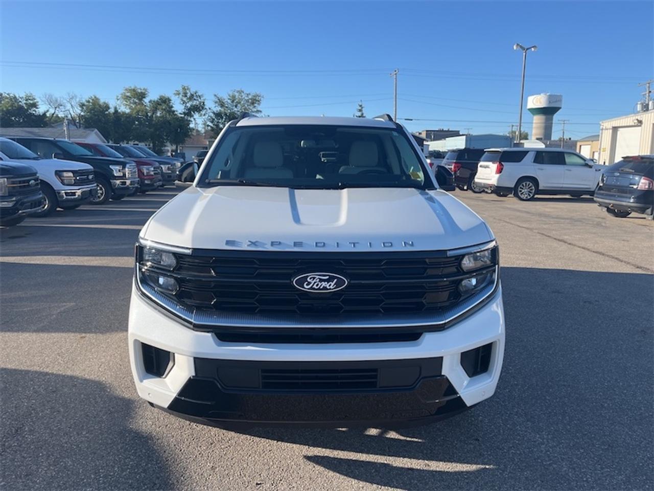 2027 Ford Expedition Platinum Photo3